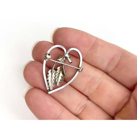 Roma Sterling Heart & Hanging Leaf Shaped Little Vintage Brooch Lapel Pin - Picture 2 of 8
